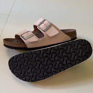 Light Pink women’s Birkenstock Sandals, rarely worn/lightly used. Size 38 Narrow